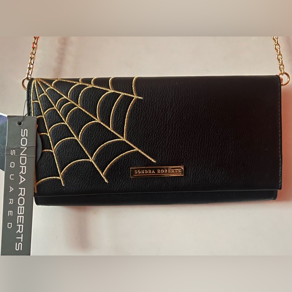 BNWT Sondra Robert’s Squared Spiderweb Black Purse with long gold chain strap - Picture 6 of 12